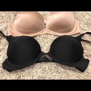 Pair of Victoria's Secret 34B bras, used good cond